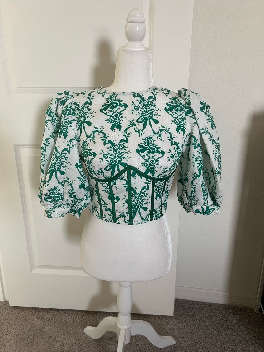 NWOT Green Floral Puff-Sleeve Corset Top 4
